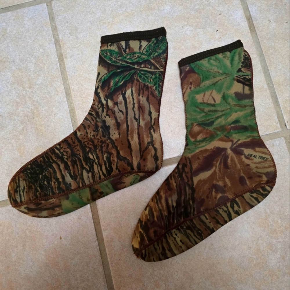 Neoprene socks